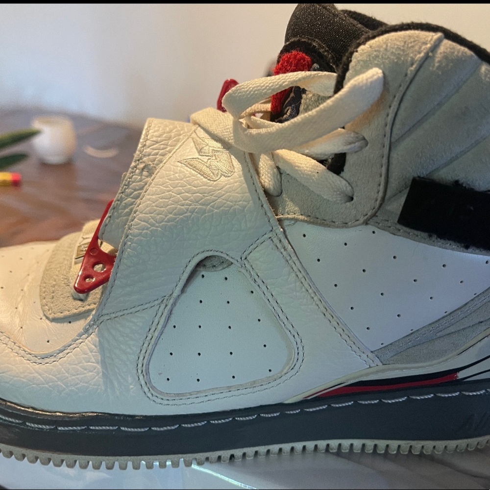 Vintage “Bugs Bunny “ 2009 Nike air Jordan fusion size 8. Black white and red.